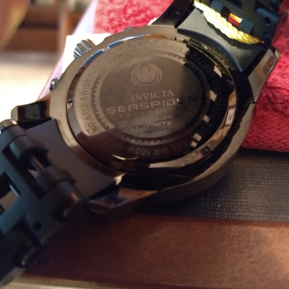Men's Invicta watch - Picture 4 of 7